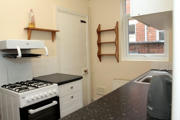 Fosse Road South (4 bed) - Photo 1