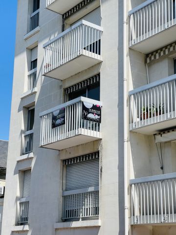 Location Appartement 3 pièces 73m² CHATELLERAULT 86100 - Photo 4