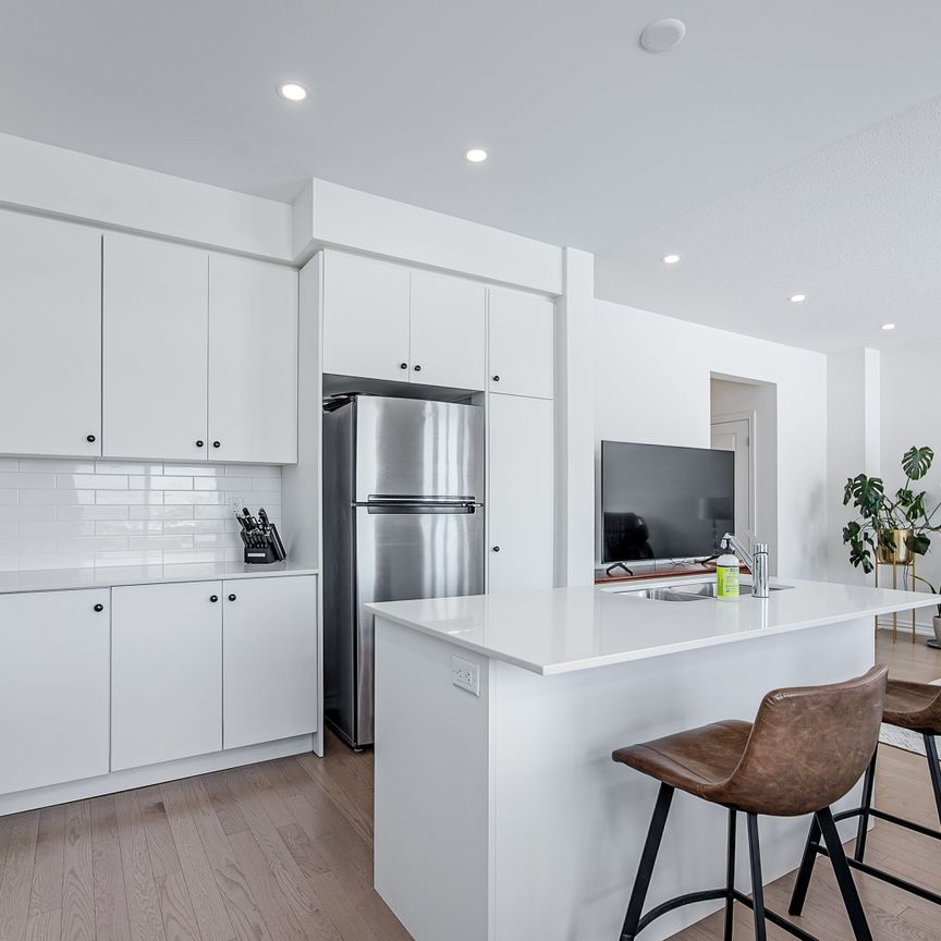 For Lease - 10 Greer Street, Barrie, Ontario - Photo 1