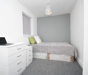 1 bed house share to rent in Queensberry Road, Burnley, BB11 - Photo 3