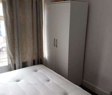 Room in a Shared House, Bensham Lane, CR7 - Photo 4