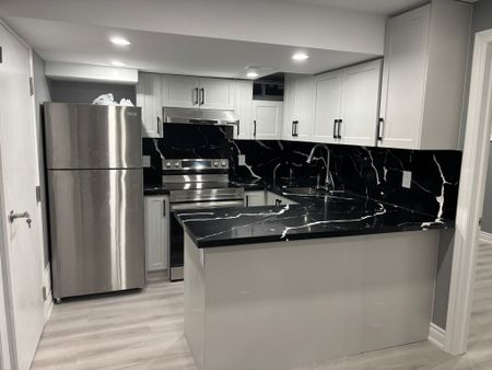 For Lease - 7 Louise Crescent Unit# Lower, Whitby, Ontario - Photo 5