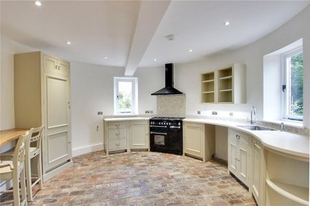 5 bedroom detached house to rent - Photo 3
