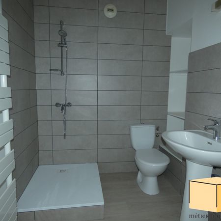 Location Appartement 1 pièce 32m² BELLEY 01300 - Photo 3