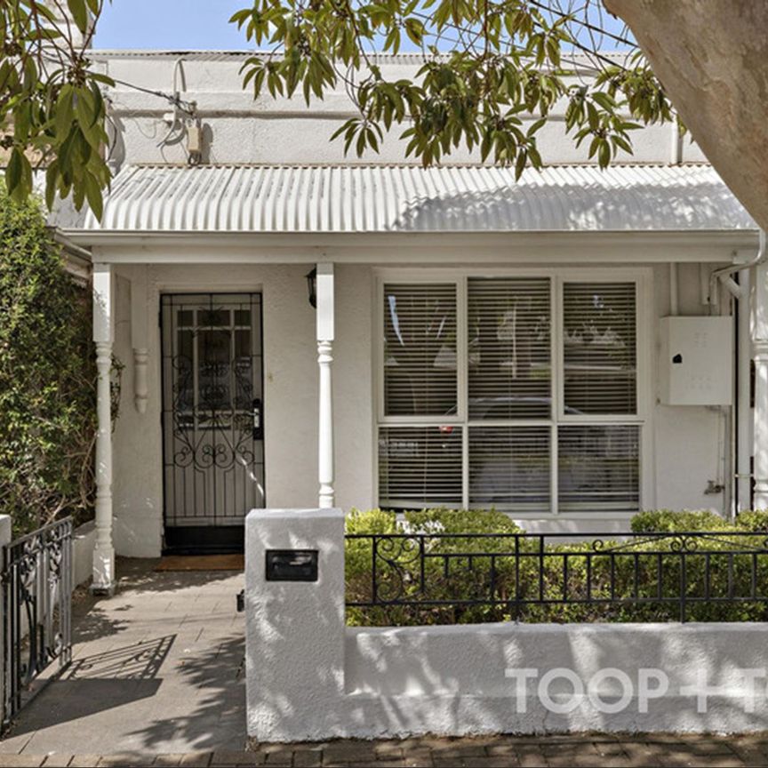 A wonderful fusion of old school charm and modern living - Photo 1