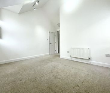 3 Bedroom - Photo 5