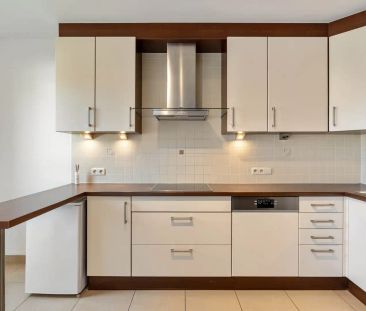 Lichtrijk 2-slaapkamerappartement met 2 terrassen + autostaanplaats... - Photo 6