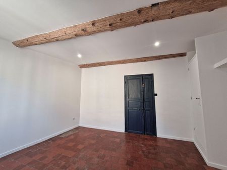 A LOUER APPARTEMENT TERRASSE RARE CENTRE LAPALME - Photo 4