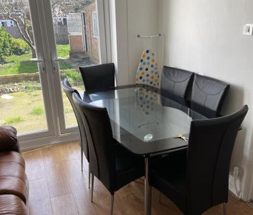 3 bedroom semi-detached house to rent - Photo 3