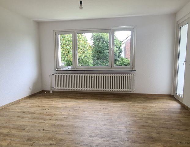 +++ Wir modernisieren – 3 Raumwohnung im Erdgeschoss mit Balkon und Duschbad +++ - Foto 1