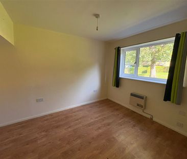 Northcote Road, Ash Vale, Aldershot, Surrey, GU12 - Photo 6