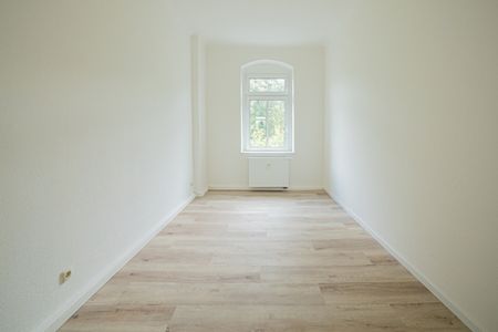 Frisch renoviert und neuer Designboden im Altbau in zentrumsnaher Lage von Radeberg. - Photo 3