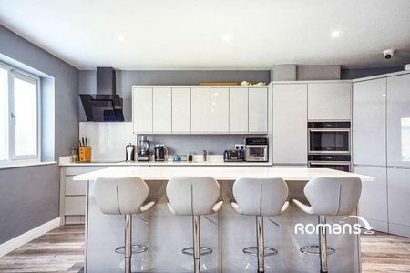 Don Close, Swindon, Wiltshire, SN25 - Photo 4