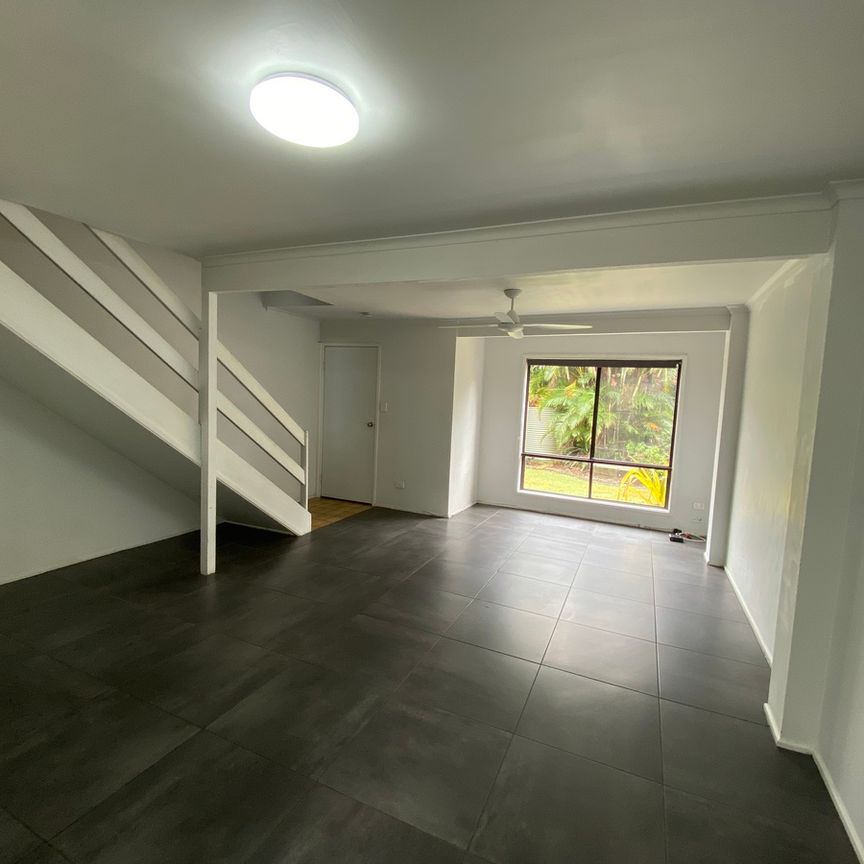 Renovated Townhouse In Convenient Location! - Photo 1