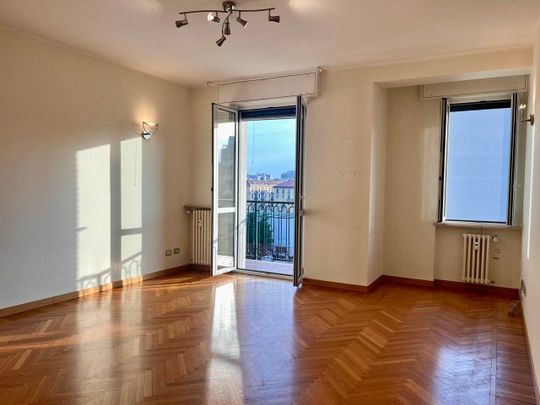 Trilocale ottimo stato, quinto piano, Cenisio, Milano - Photo 1