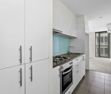 1101/8 Exploration Lane, Melbourne - Photo 2