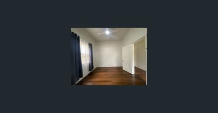 3-Bedroom Cottage in the Heart of Smithtown - Photo 3