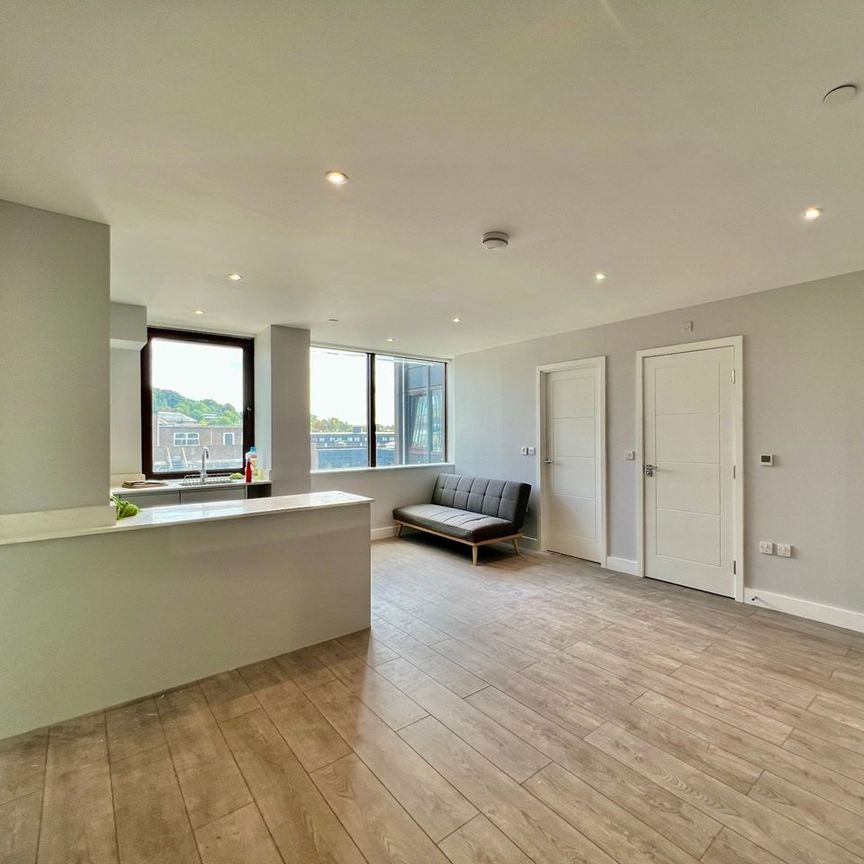 2 Bed Flat, Queens House, HA1 - Photo 1