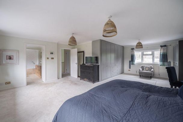 5 bedroom detached house to rent - Photo 1