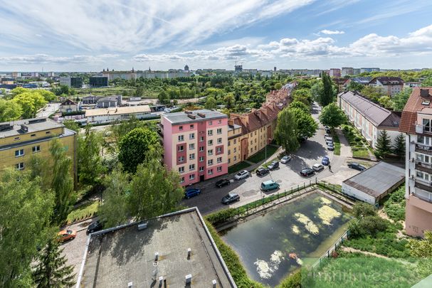 Umeblowana kawalerka z pięknym widokiem - Photo 1