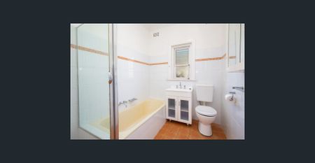 Double brick home in quiet street, 11 Schroder Avenue, Waratah - Photo 4