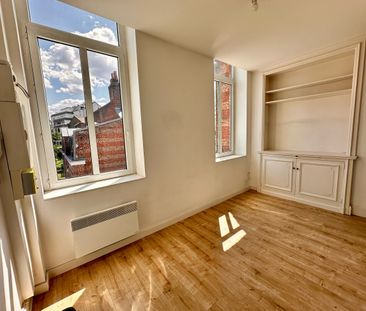 Location Appartement 2 pièces 29m² LA MADELEINE 59110 - Photo 2