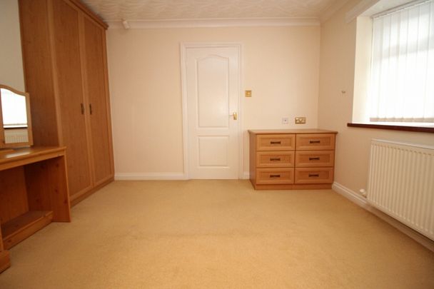 2 Bedroom Detached Bungalow - Photo 1