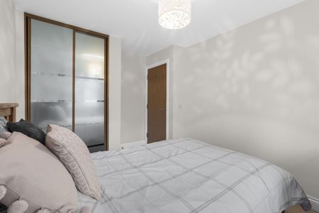 3 Bedroom Semi Detached House To Rent - Photo 5