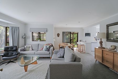 WELL PRESENTED TWO BEDROOM HOME IN AVALON - Photo 3