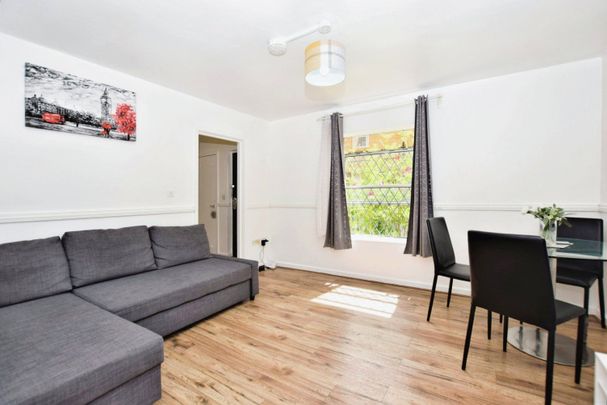 Collinson Walk, London, SE1 - Photo 1