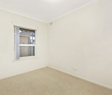 Ideal Lifestyle - Minutes to Henley Beach & the CBD - Photo 2