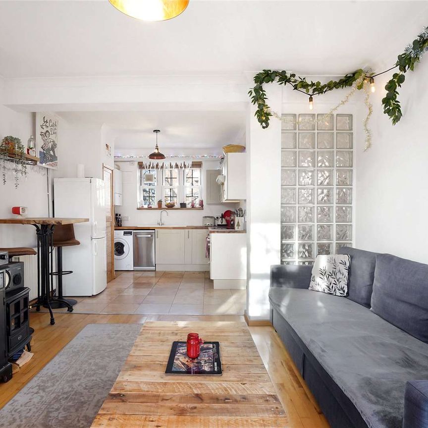 Usk Road, London, SW11 2RS - Photo 1