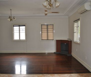 THREE BEDROOM HOME IN EASTERN HEIGHTS! - Photo 1