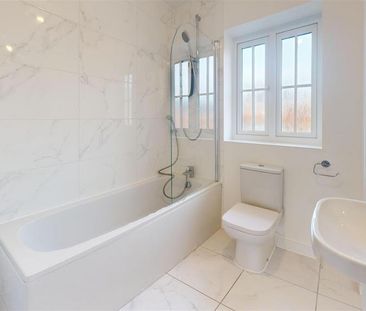 3 bedroom semi-detached house to rent - Photo 6