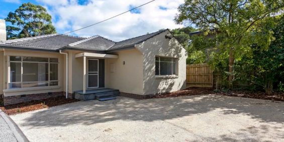 Charming Weatherboard Home - Photo 3