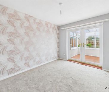 2 bedroom semi-detached bungalow to rent - Photo 6