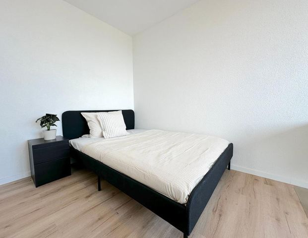 Möblierte WG-Zimmer mit Balkon ab 505€ warm – LU-Mitte, 9. OG mit Traumblick! - Photo 1
