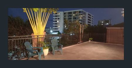 Huge Private Rooftop Penthouse Style Apartment in Labrador, Big as a house. - Photo 5