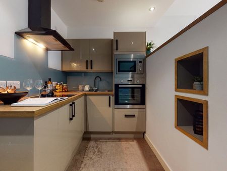 Apt 18, Q Two Residence - Photo 5