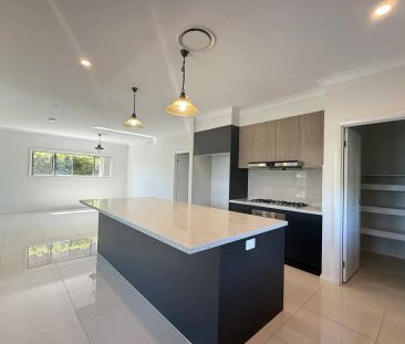 “Impressive Family Residence Offering Space, Style and Convenience” - Photo 6
