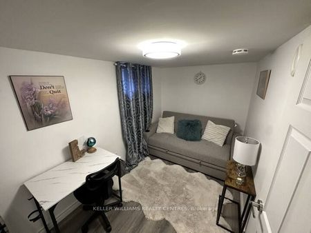 For Lease - 17 Oak Park Avenue Unit# Lower, Toronto, Ontario - Photo 4