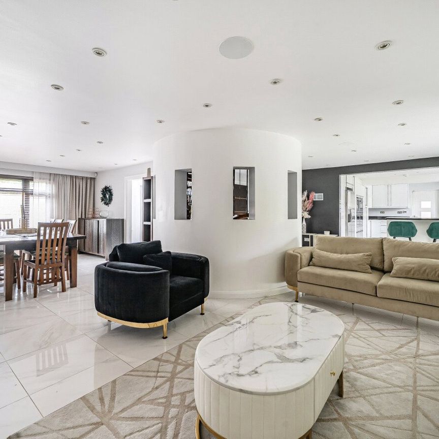 4 bedroom house to rent Powers Hall End, CM8 - Photo 1