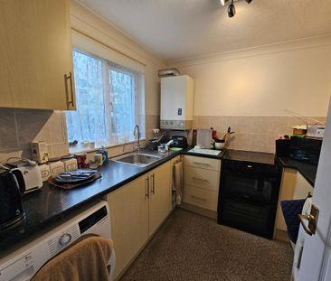 2 bedroom semi-detached house to rent - Photo 4