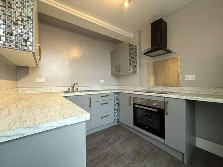 High Street, Crediton, Devon, EX17 - Photo 3