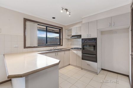 2 Hyde Court, Altona Meadows - Photo 4