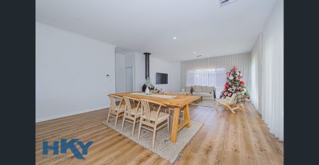 CONTEMPORARY GRANDEUR - Photo 2