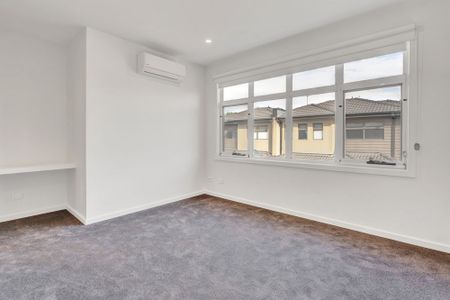 Bright & Stylish Living - Photo 5