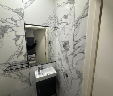 House to rent - Photo 3