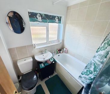 3 bedroom semi-detached house to rent - Photo 6