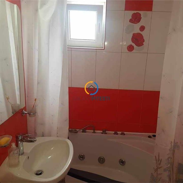 De inchiriat apartament 4 camere Trivale, mobilat si utilat complet - Fotografie 1